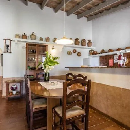 Sleeps 4 With Pool And Wifi * Pollenca